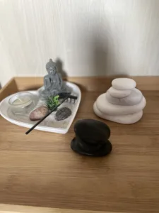 pierres chaudes et froides de massage